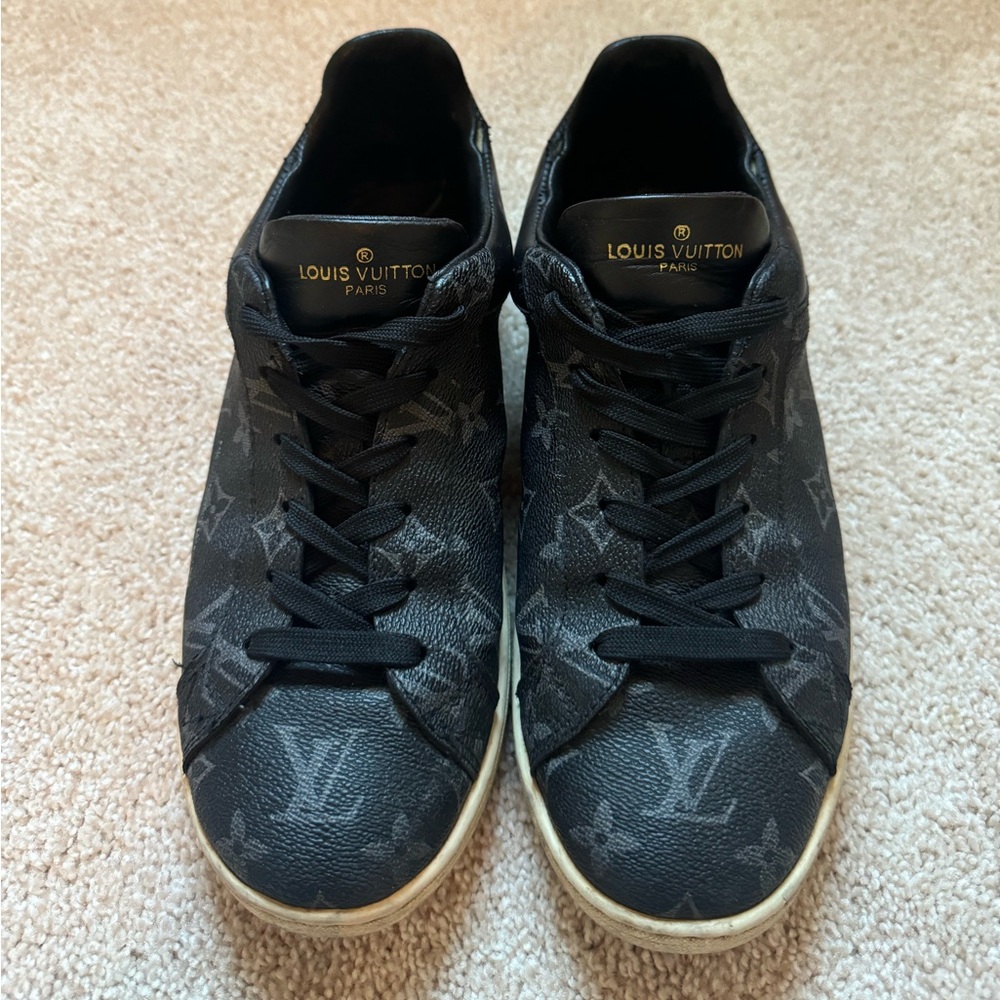 Louis Vuitton Men’s Luxembourg Sneaker, great condition lightly used